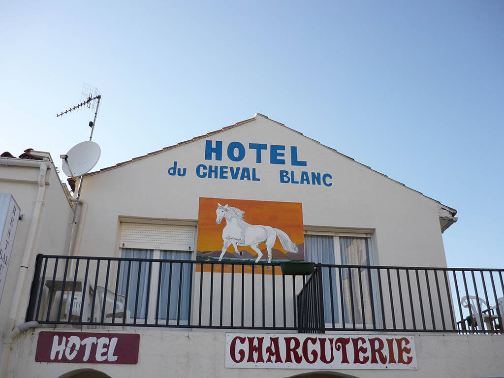 Hotel du Cheval Blanc – Bienvenue chez nous