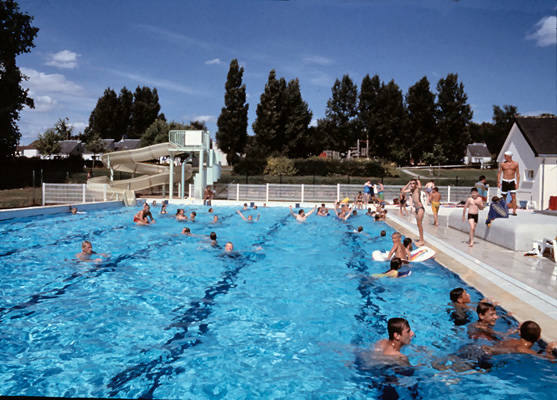 Piscine Jean Taris De Sainte Suzanne Autour De Leau En Pays De La