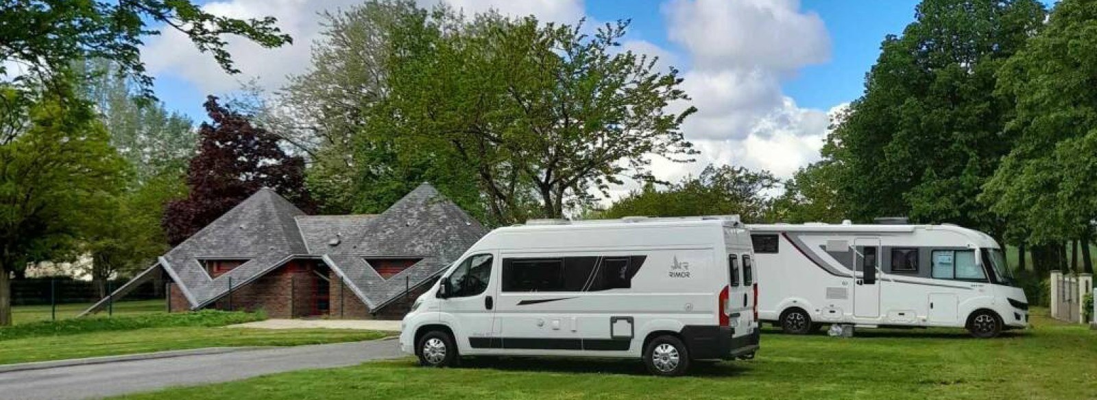 Aire de camping-car park de Precigne