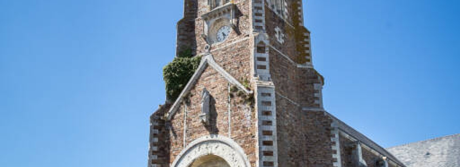 Visite de l'eglise de Vue