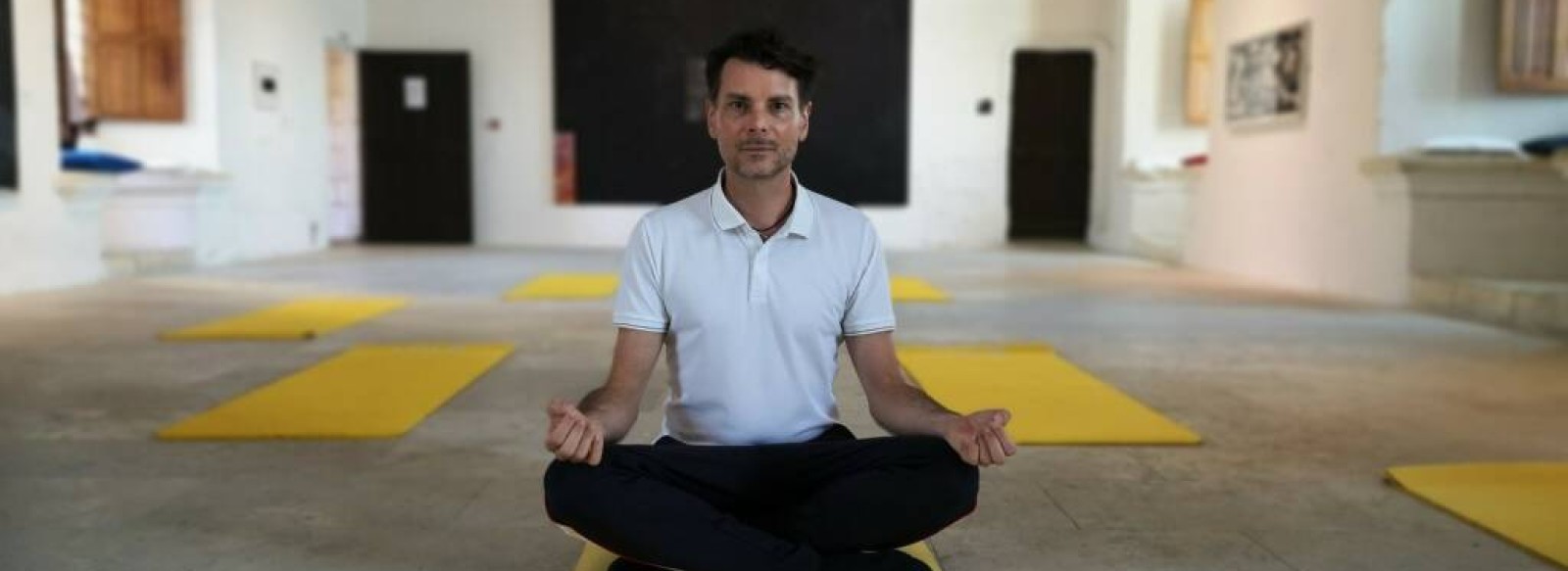 Cours de yoga avec Jerome Oliveira