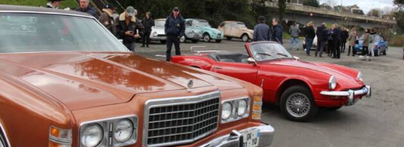 RASSEMBLEMENT DE VEHICULES ANCIENS