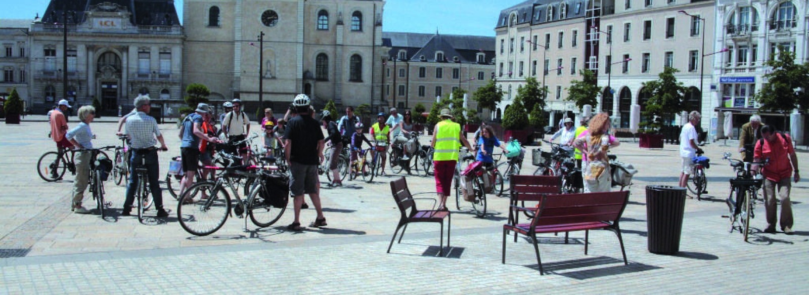 Visite a velo : Au fil de l'eau, d'un pont a l'autre