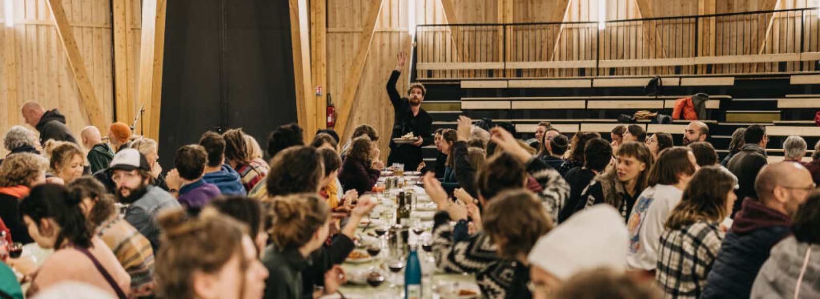 Le Repas, dejeuner circassien avec la cie Lawen