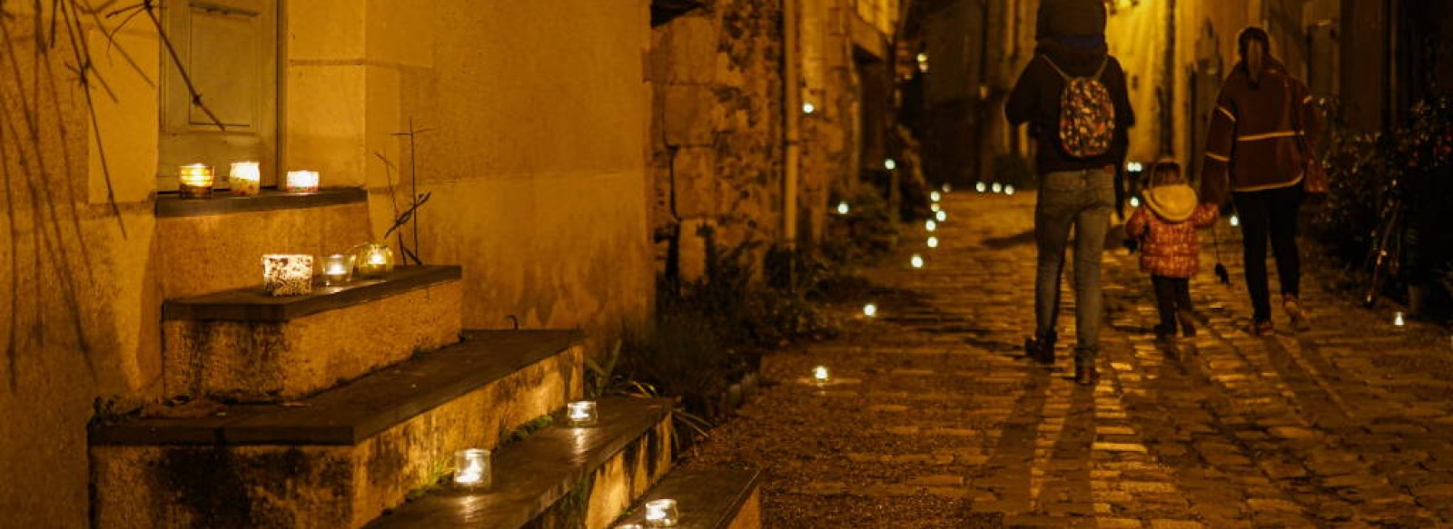 Petite cite de Behuard en lumiere