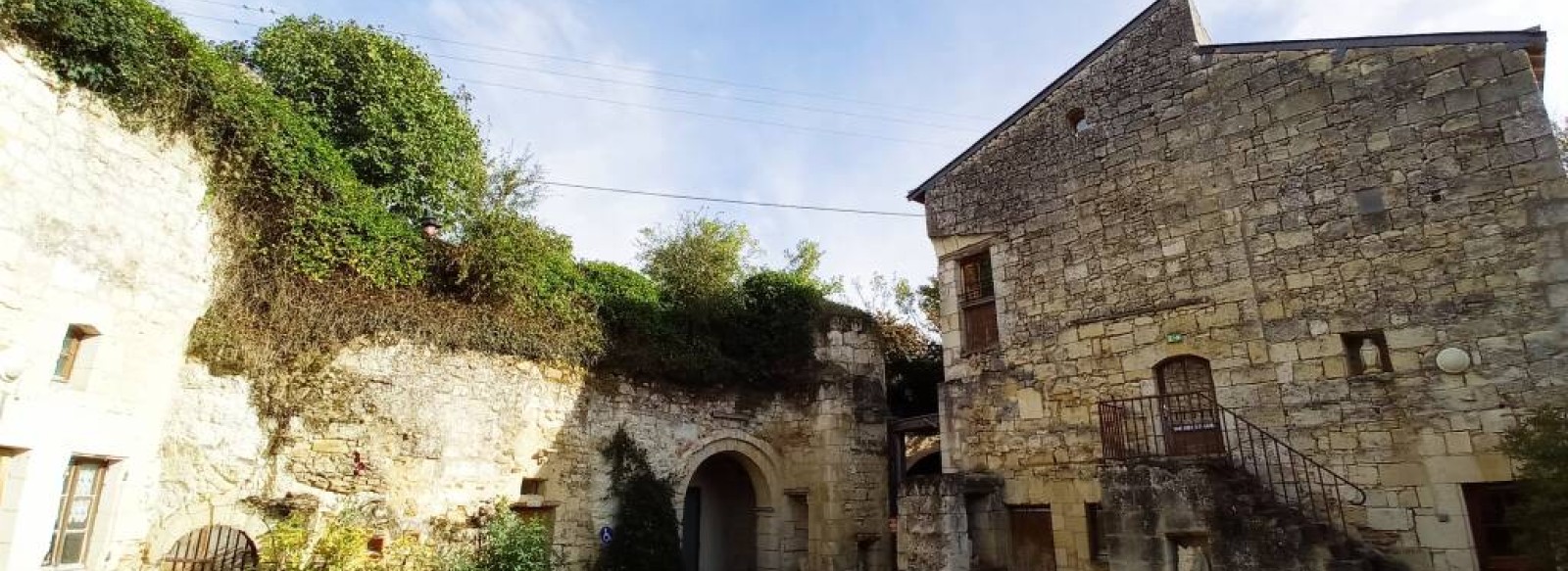 Gite d'etape troglodytique de Saint-Pierre-en-Vaux