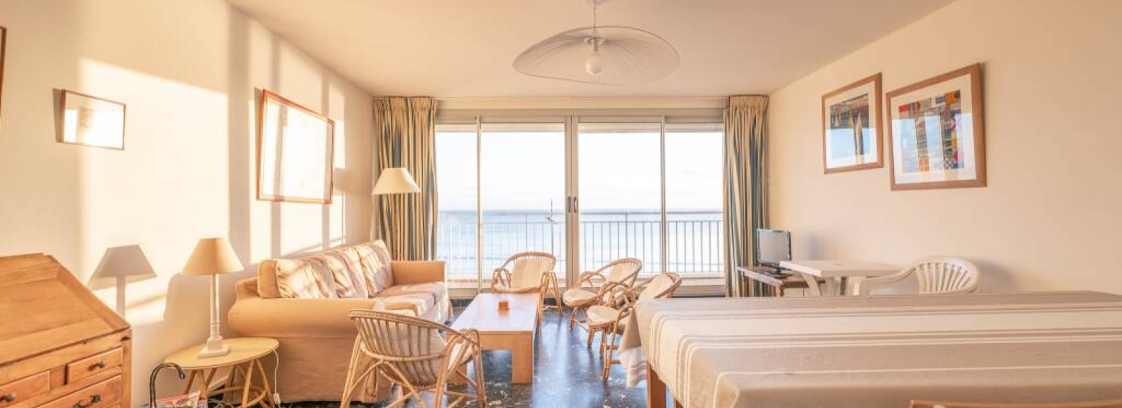 Appartement spacieux, face a la mer et proche de tous commerces