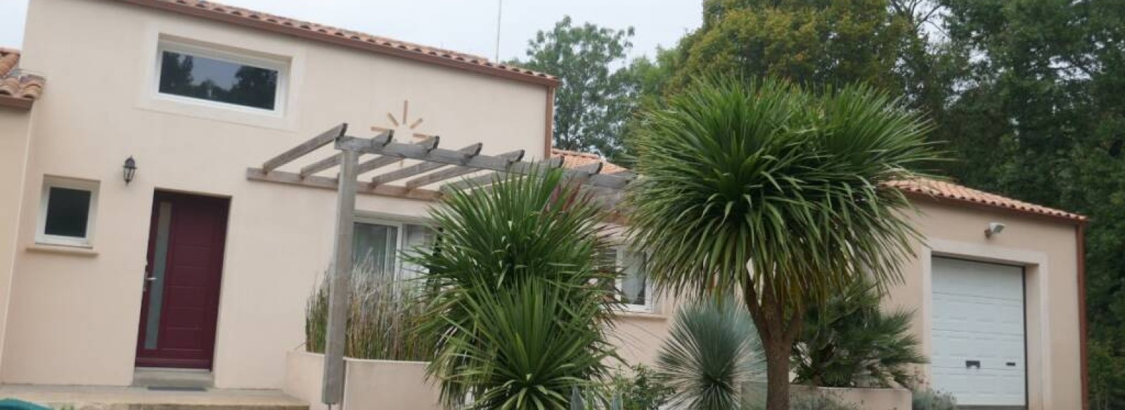 MAISON DE VACANCES AVEC PISCINE ENTRE LES PLAGES DE VENDEE ET LA ROCHE SUR YON