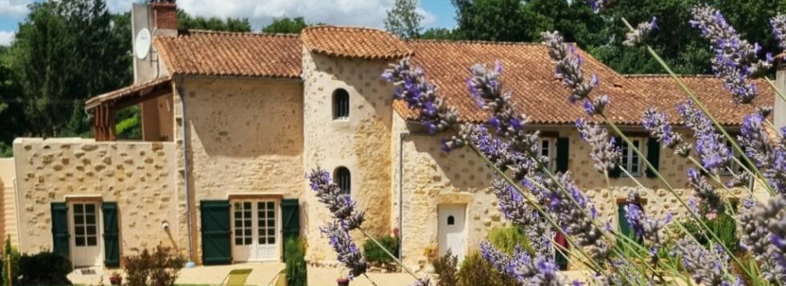 CHAMBRE D'HOTES ET GITES "LE DOMAINE DE LA BASSE BOBINIERE"