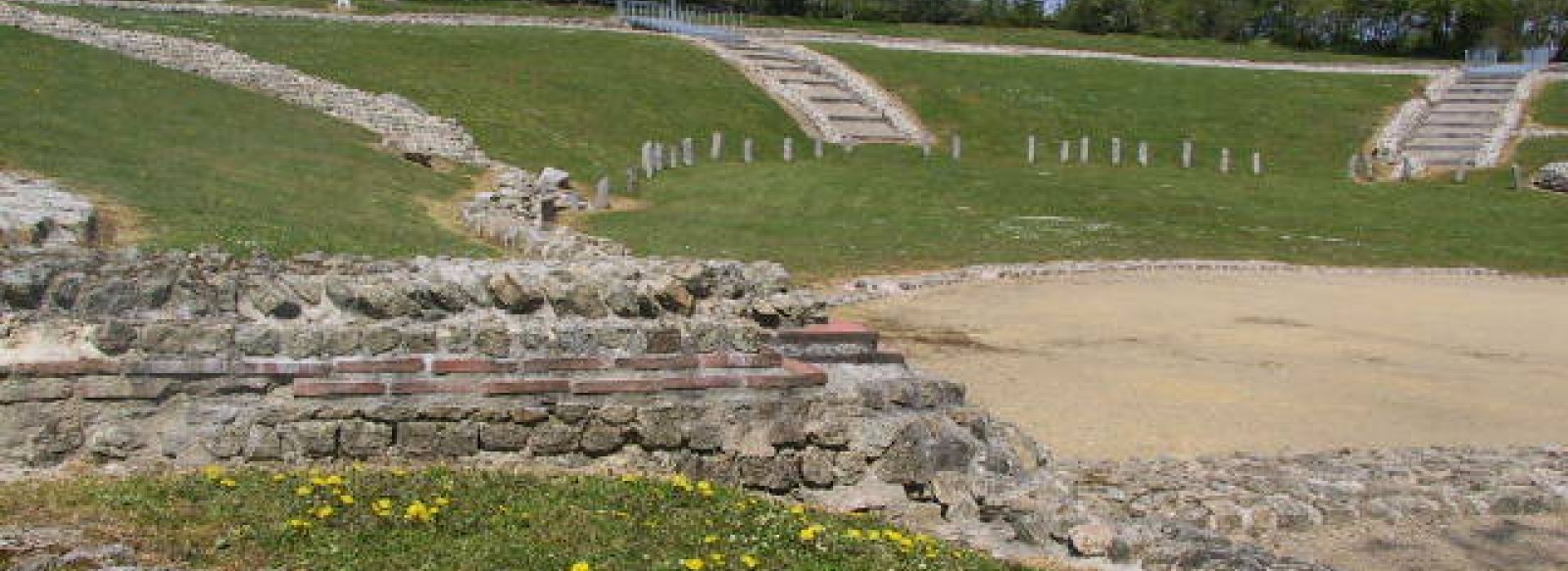 JUBLAINS - CHATEAUX ET ETANGS