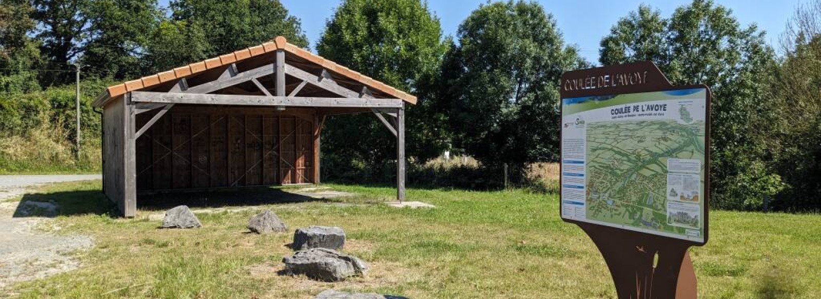 Aire de pique-nique La Coulee de l'Avoye a Saint-Remy-en-Mauges