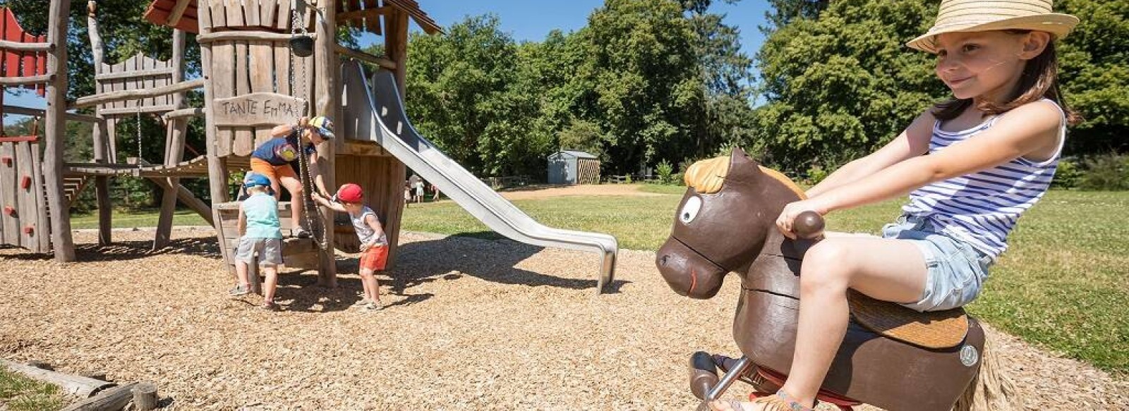 JEUX POUR ENFANTS - PARC DU LANDREAU