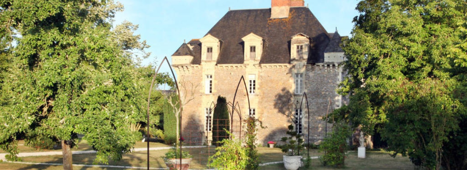 CHATEAU DE LA FRESNAYE