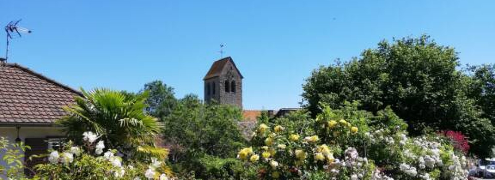 Commune fleurie d'Asnieres-sur-Vegre