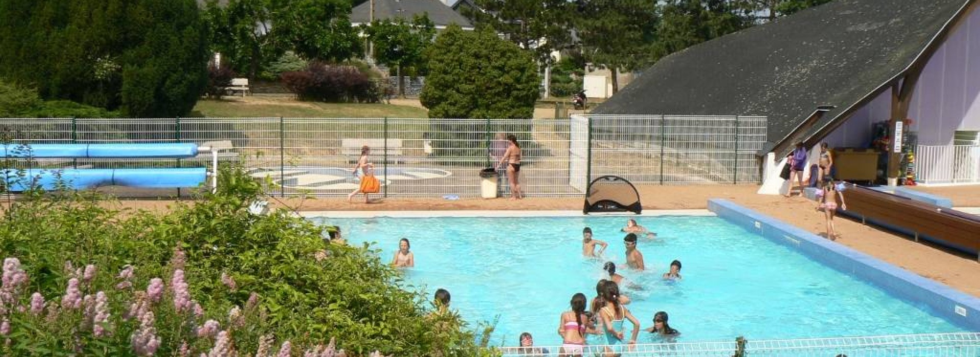 Piscine Municipale De Chateauneuf Sur Sarthe Autour De Leau En